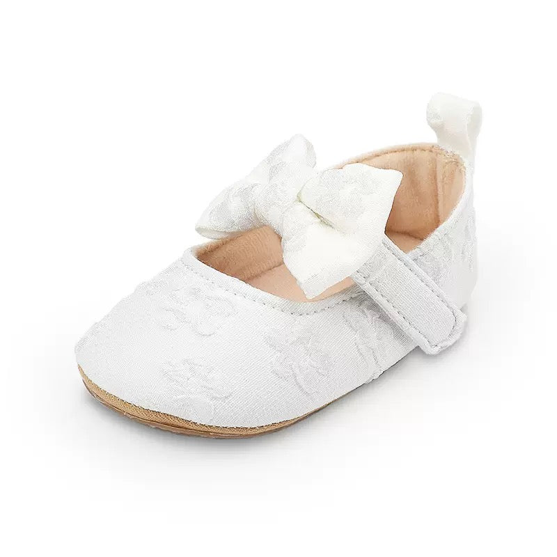 White baby embroidered pre-walker shoes rubber sole white