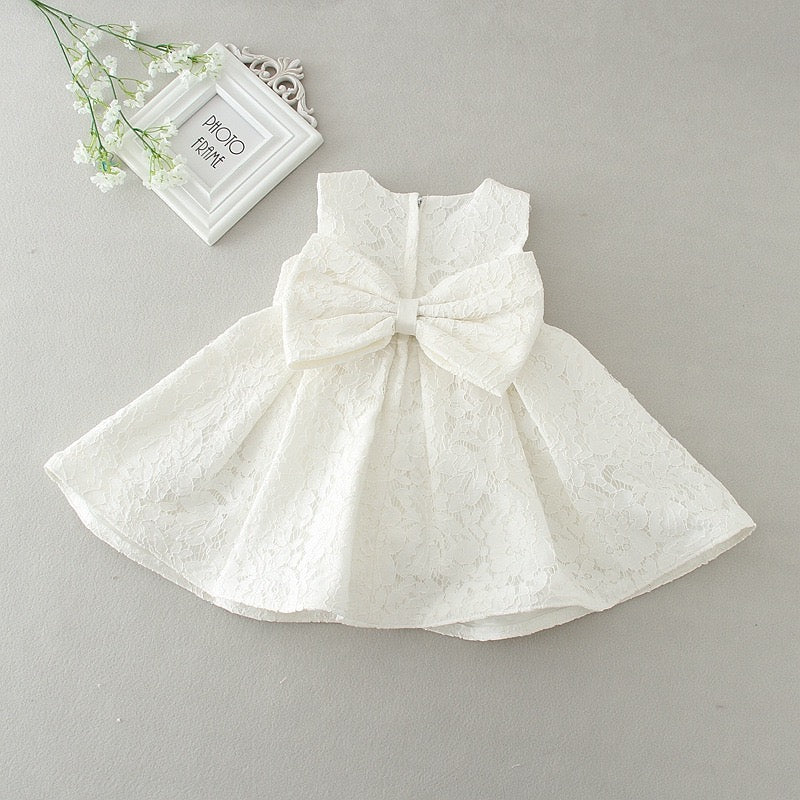 set of 2pcs White dress with big removable bow at back and silver line at waist + hat
