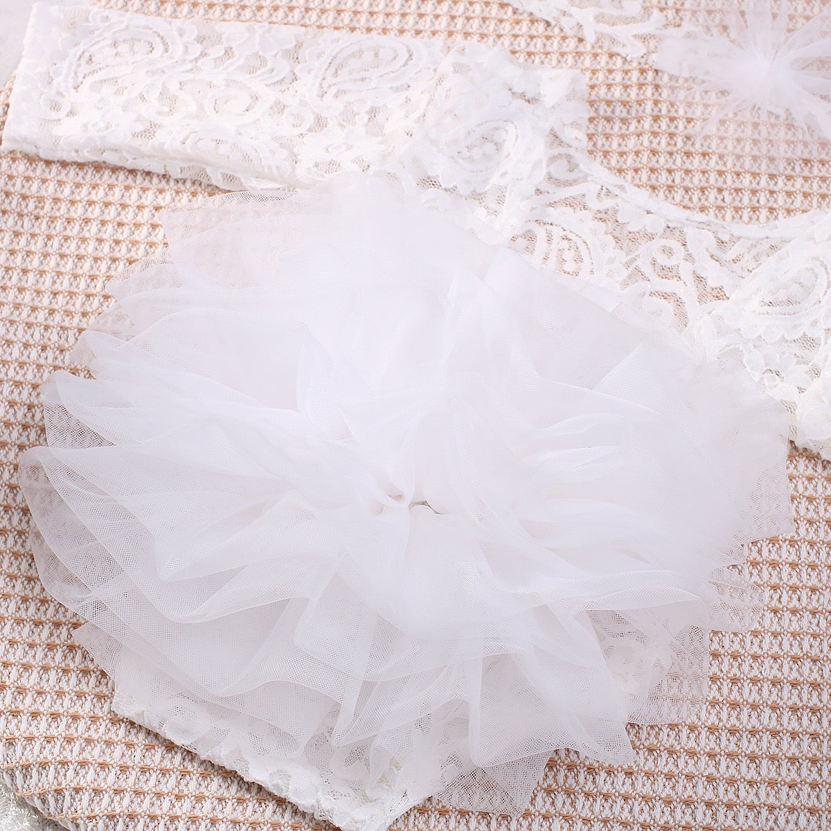 set of 2pcs 0-1 month Baby Girl lace romper dress + tulle headband white