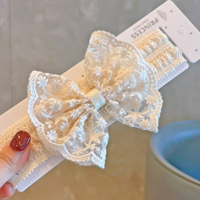 عصابة رأس من الدانتيل للأطفال وعقدة على شكل فيونكة