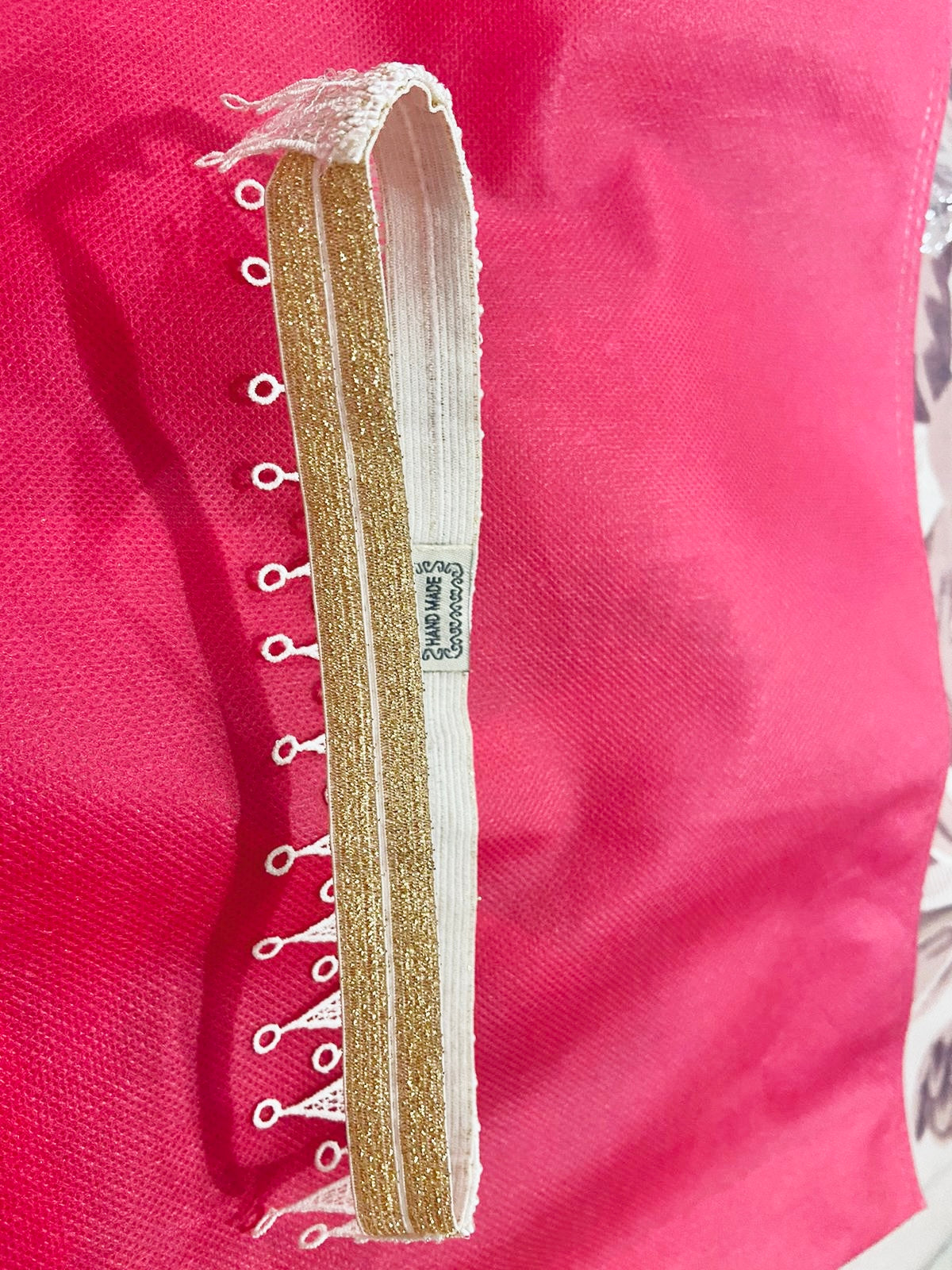 Headband with white color crown and golden color band