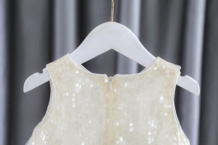 Set of 2 pcs Multi layered princess dress very soft with sequins + hair clip with big bow and tulle