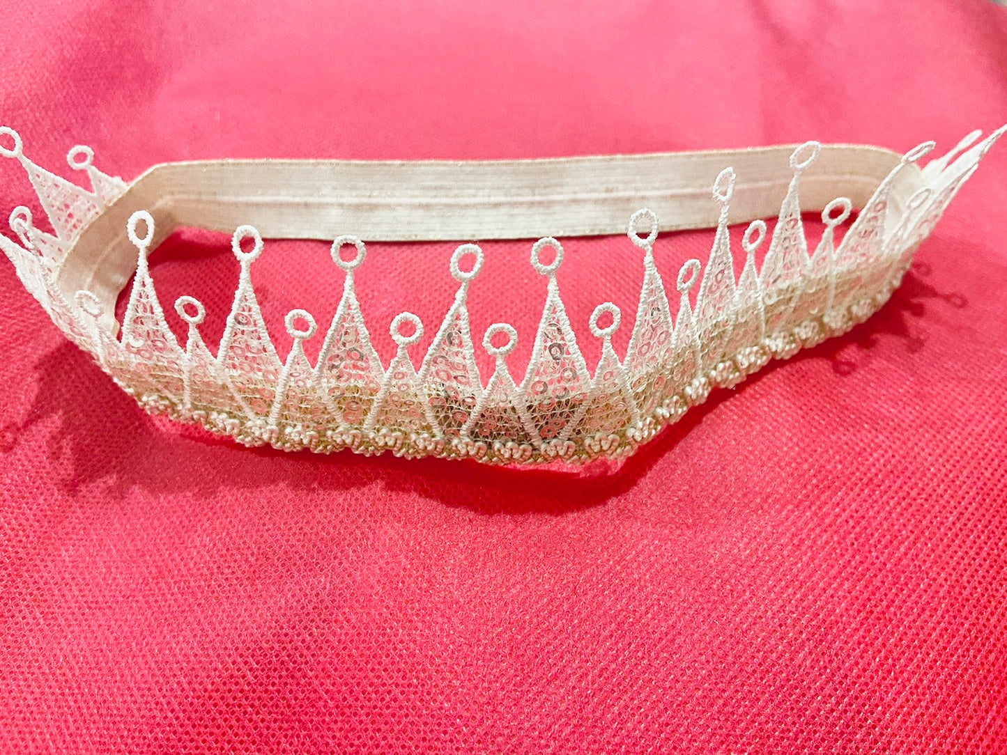 Headband with white color crown and golden color band