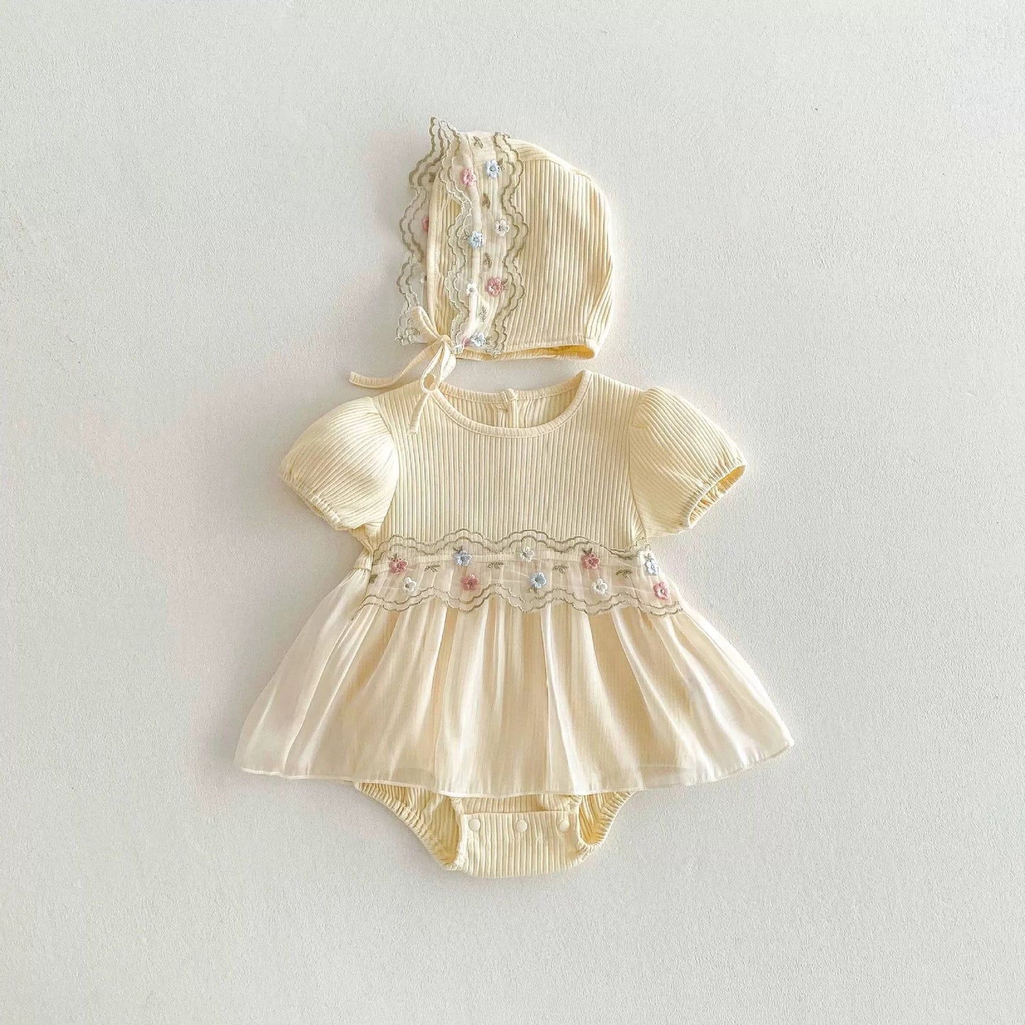 2pcs set Beige baby romper dress with embroidered flowers + hat