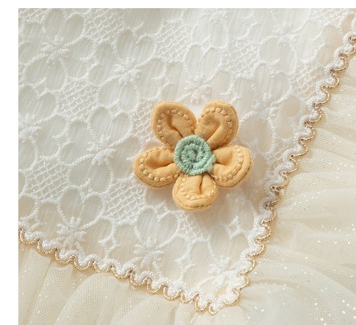 رومبير أطفال عتيق بأكمام طويلة مع زهرة صفراء صغيرة وقبعة 100% قطن سالوبيت