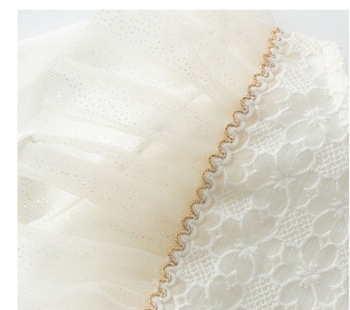 رومبير أطفال عتيق بأكمام طويلة مع زهرة صفراء صغيرة وقبعة 100% قطن سالوبيت