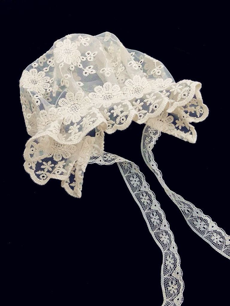 Baby beige lace hat