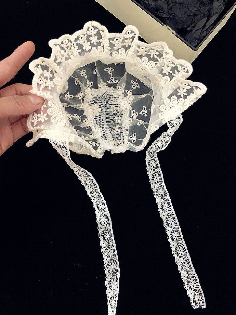 Baby beige lace hat
