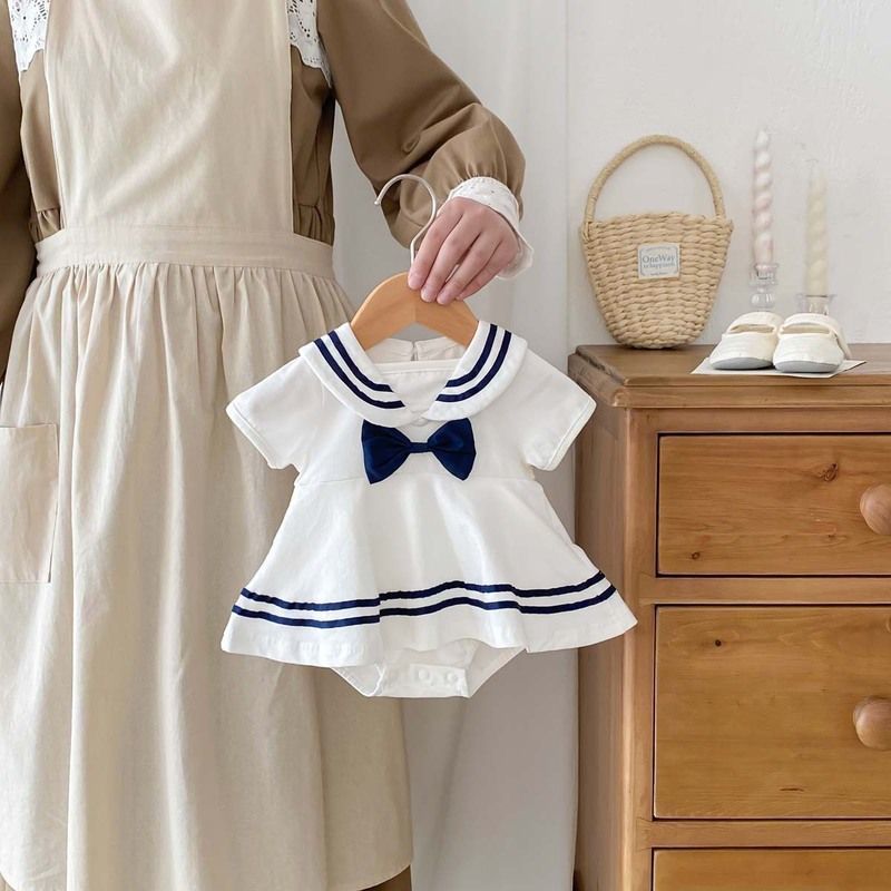 Baby romper with cute bow
