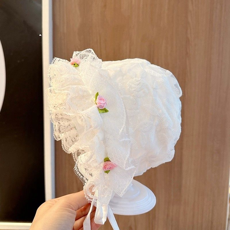 Baby hat with flowers