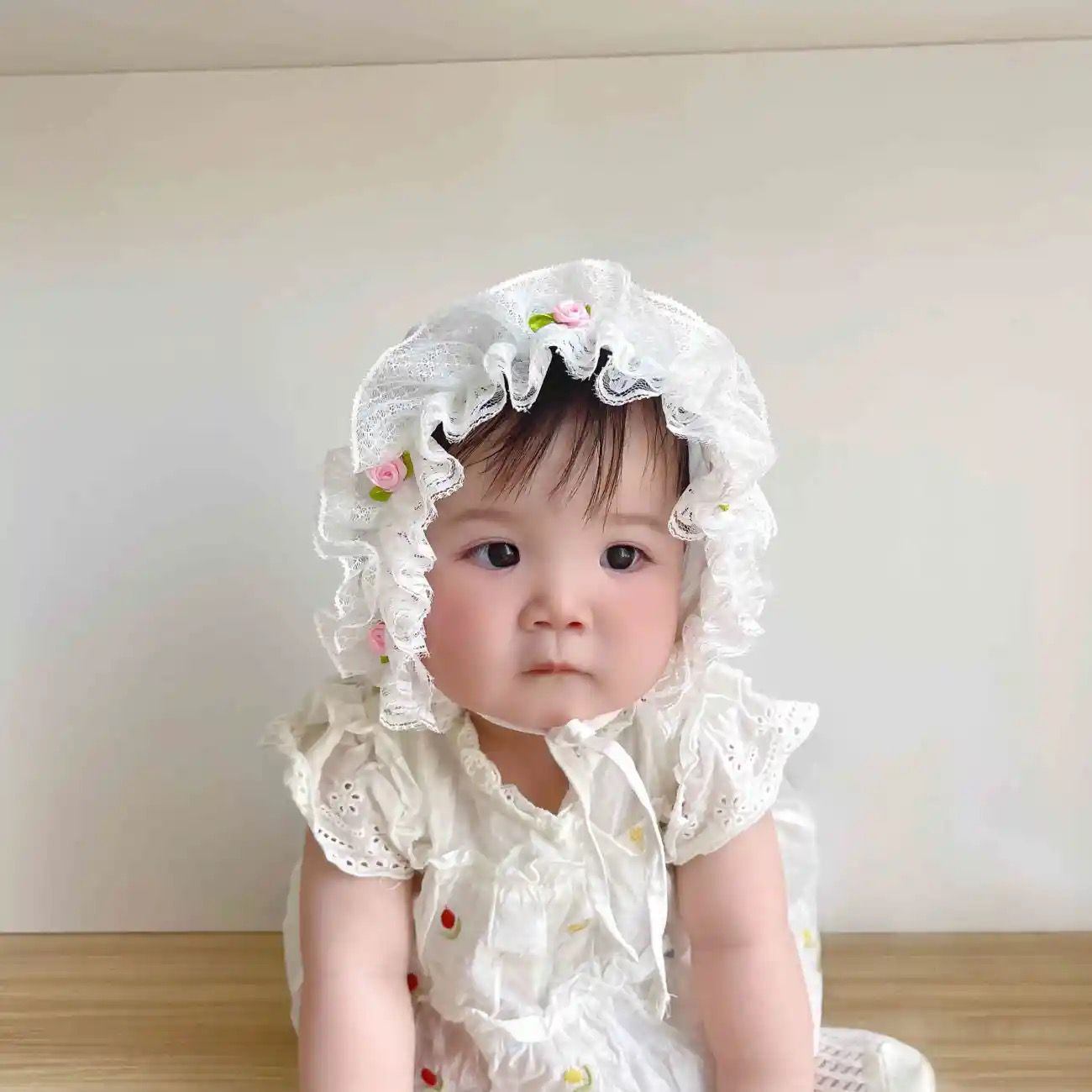 Baby hat with flowers