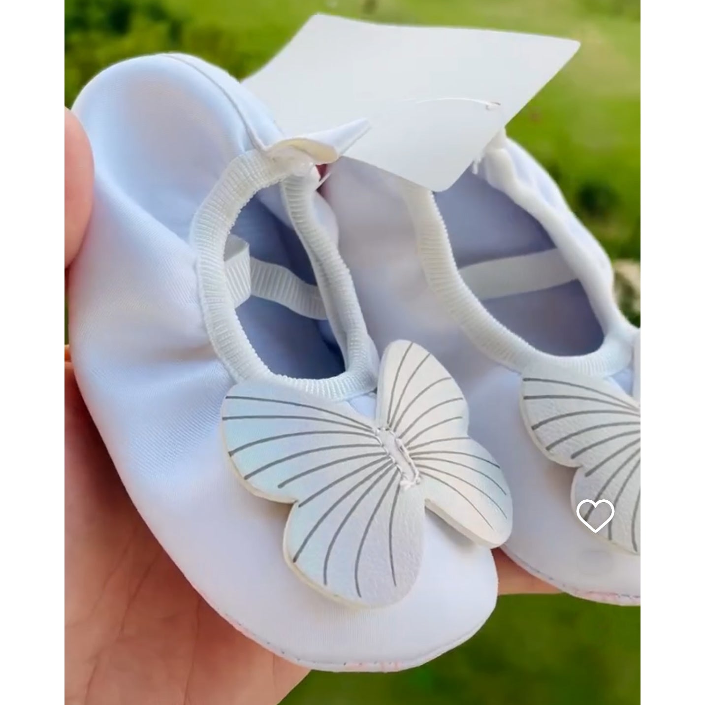 Baby shoes with butterfly white