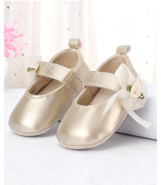 Baby leather shoes with flowers golden color soft sole
