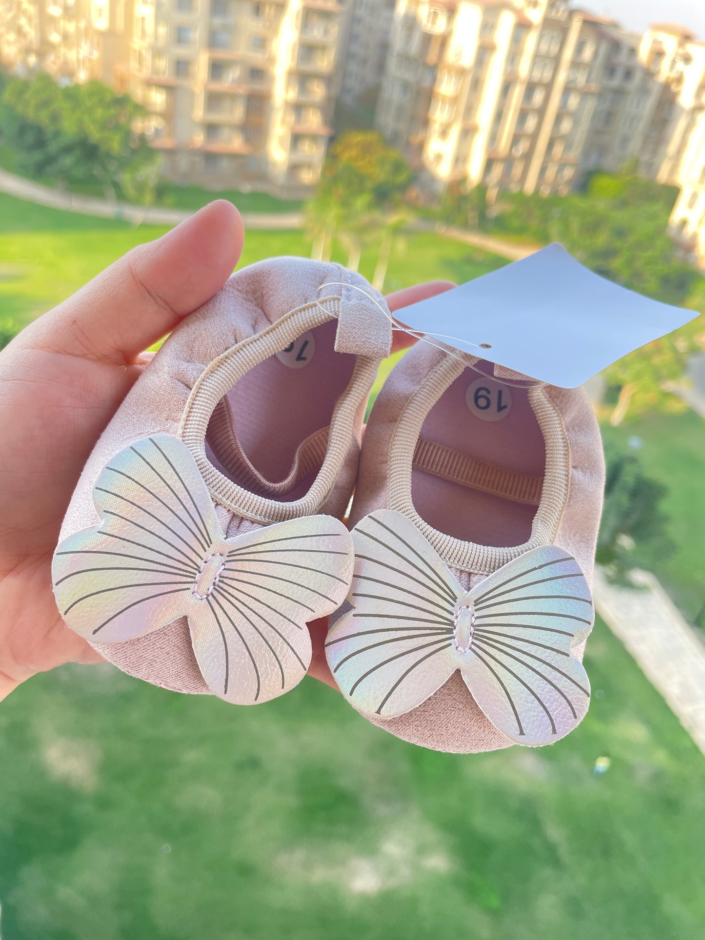 Baby shoes with butterfly old rose