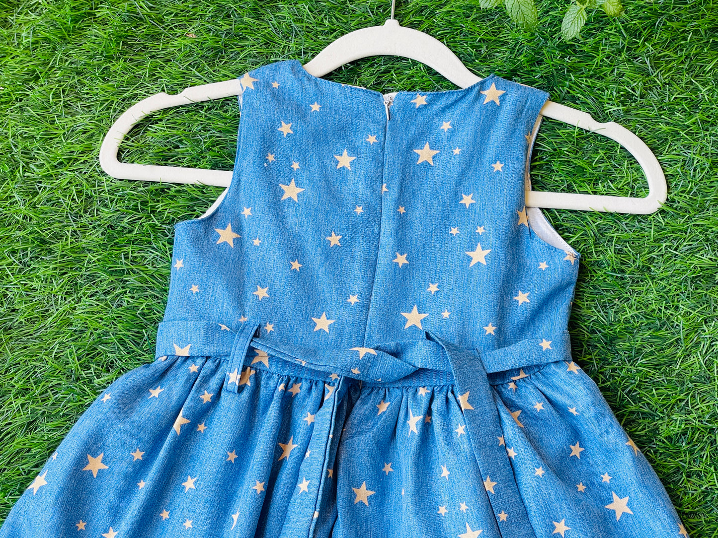 Simple girl dress star pattern