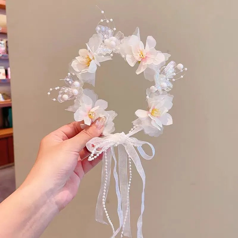 Kids headpiece with flowers, pearls and ribbon