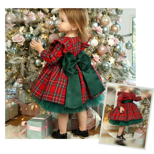 فستان أميرة عتيق مع عقدة فيونكة خضراء