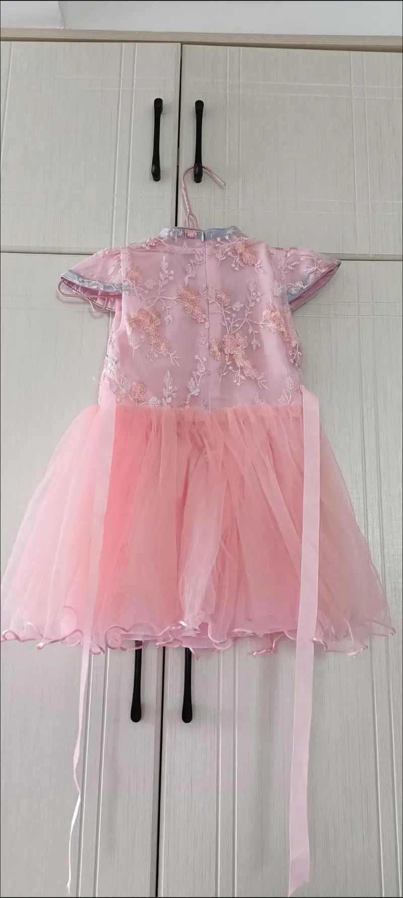 Flying sleeve girl dress with tulle skirt and bag