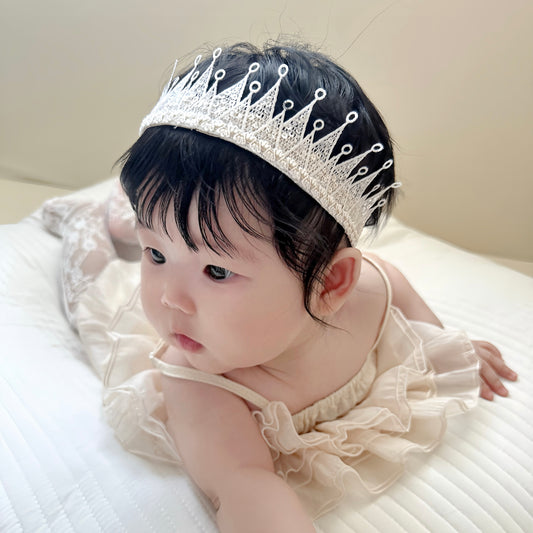 Headband with white color crown and golden color band