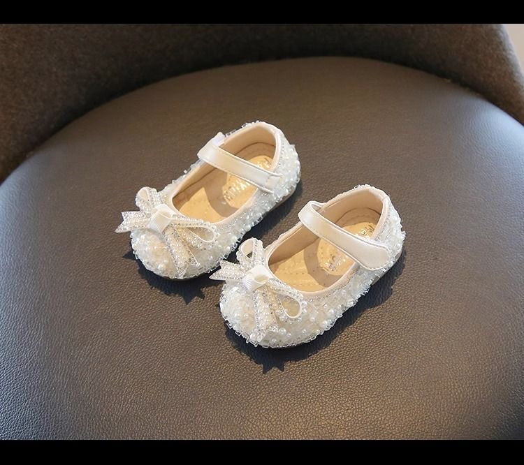 Baby shoes bow