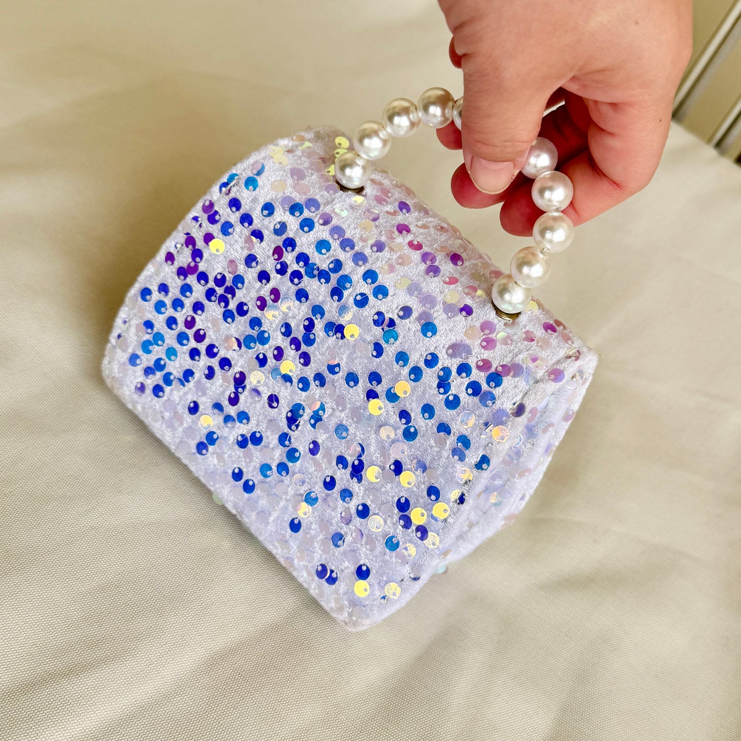 Cute bag with bow knot
