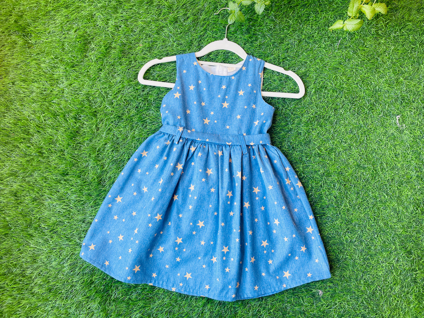 Simple girl dress star pattern