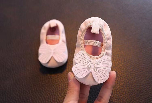 Baby shoes with butterfly old rose