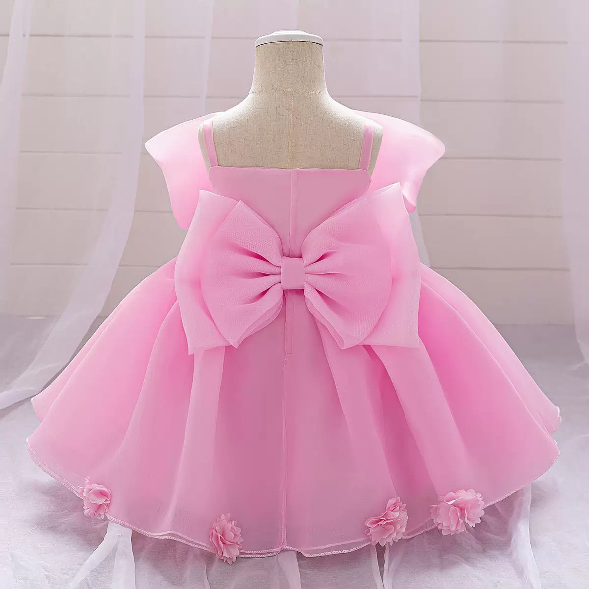 Elegant suspended dress with flowers and 2 big bows 2 color