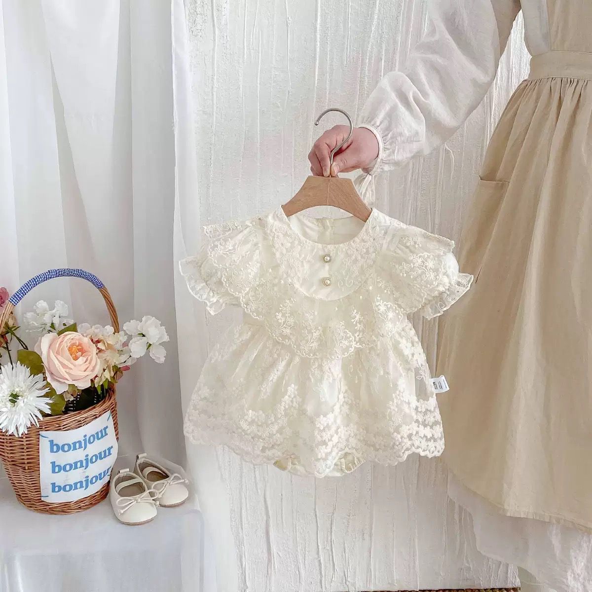 Vintage short sleeve Romper dress with lace collar beige color