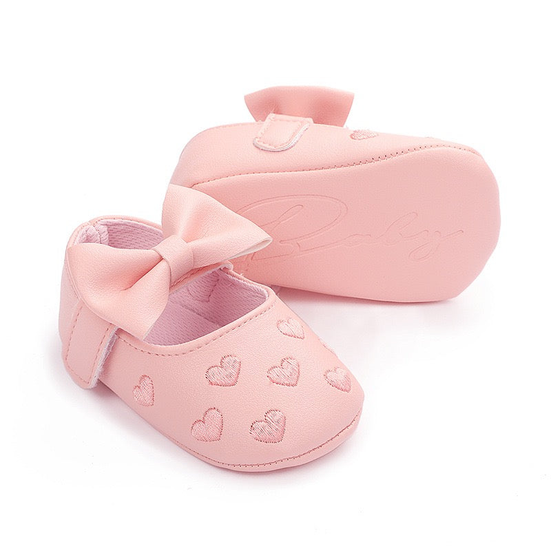 Baby pre-walker shoes embroidered hearts