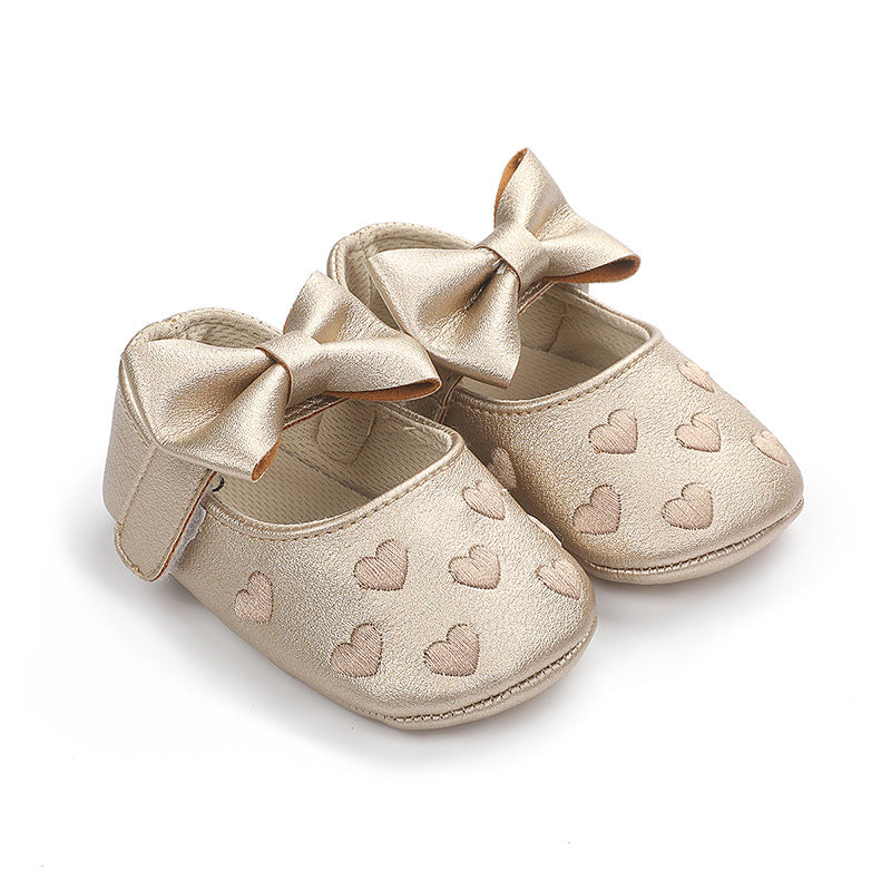 Baby pre-walker shoes embroidered hearts