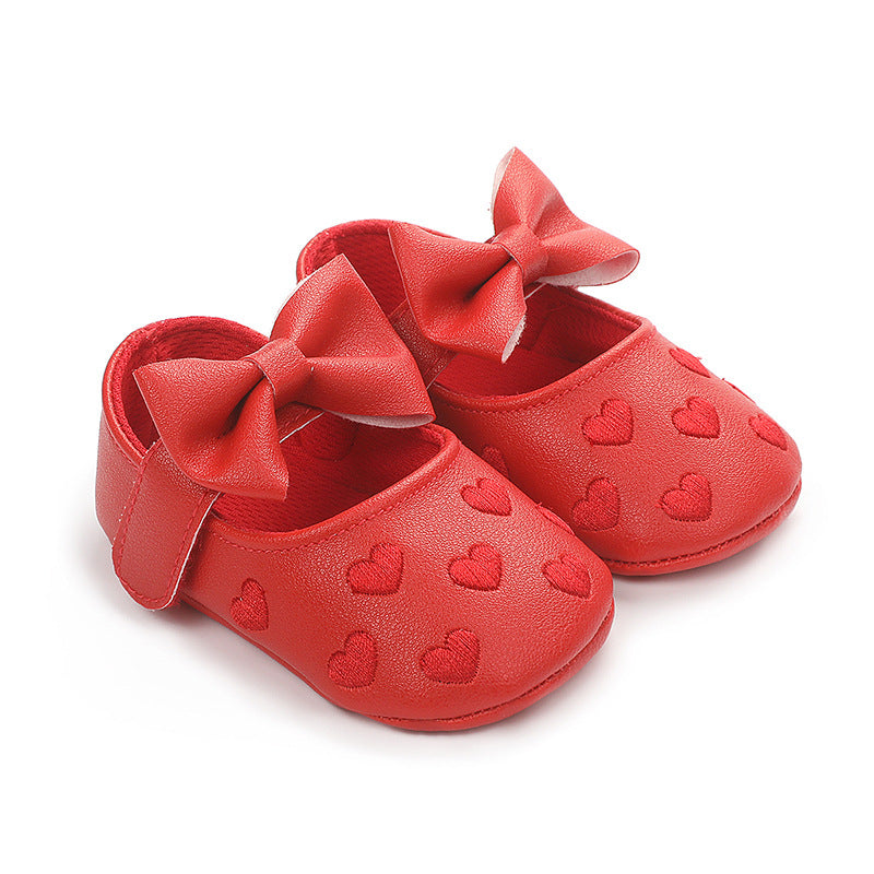 Baby pre-walker shoes embroidered hearts