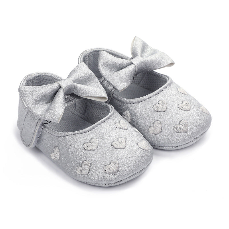 Baby pre-walker shoes embroidered hearts