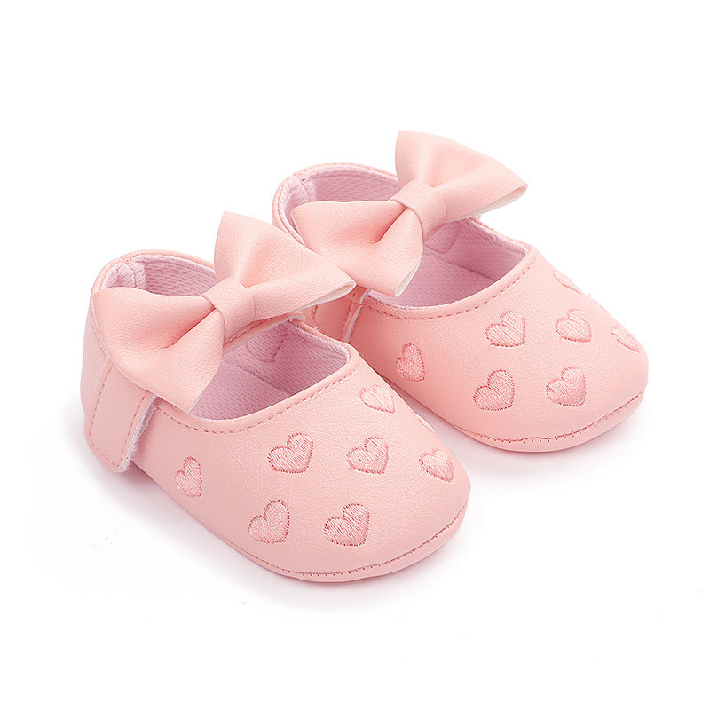 Baby pre-walker shoes embroidered hearts