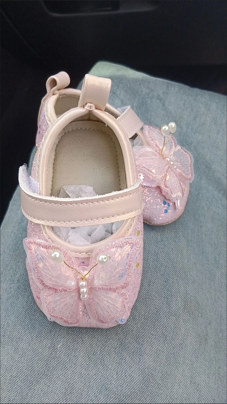 Baby shoes with butterfly