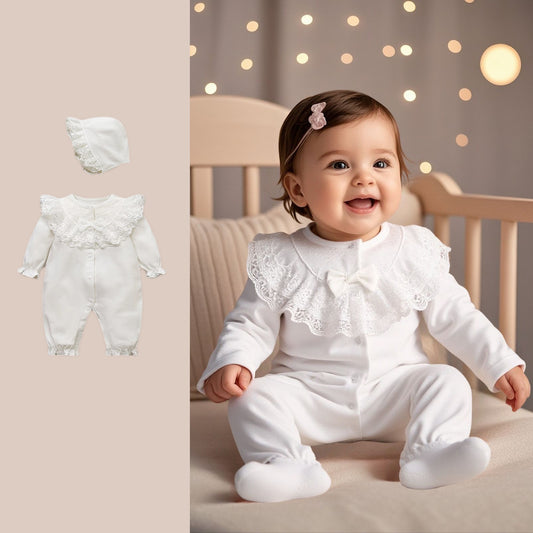 جمبسوت مريح للأطفال بأكمام طويلة مع قبعة باللون الأبيض سالوبيت